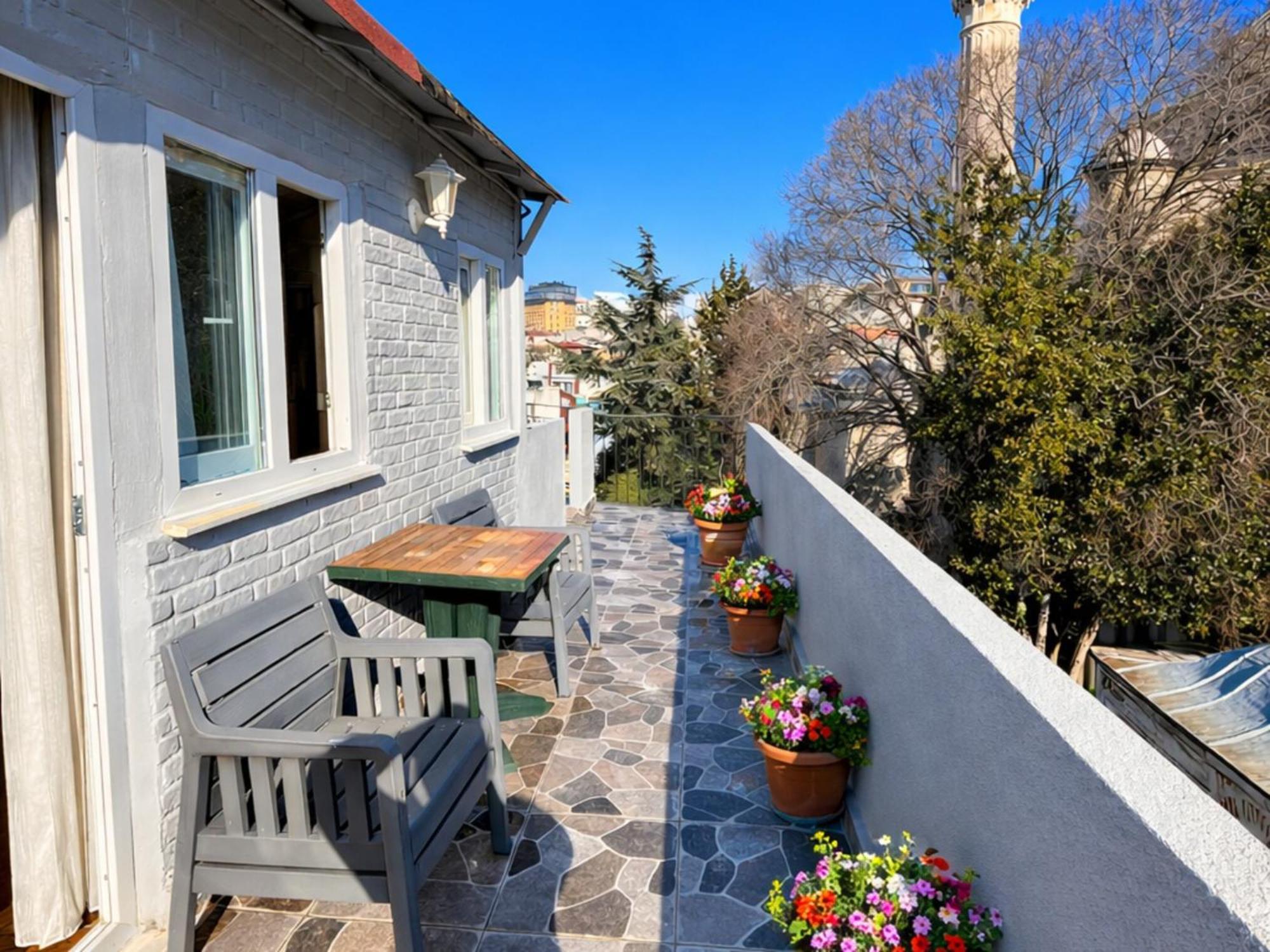 Emirhan Guesthouse & Suites, Istanbul